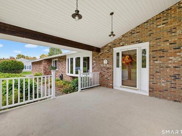 House for sale in Suffield, Capitol Planning Region