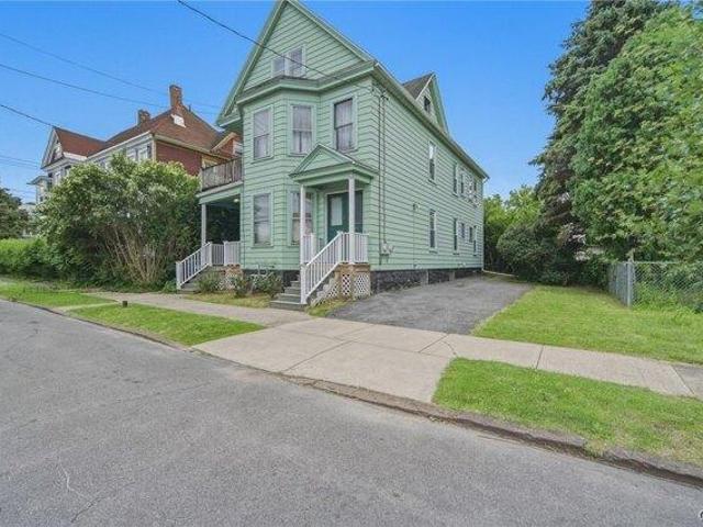 House for sale in Syracuse, New York