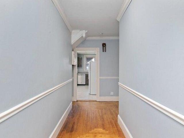 House for sale in Wakefield Junction, Wakefield