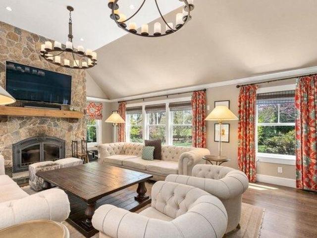House for sale in Walpole, Norfolk County