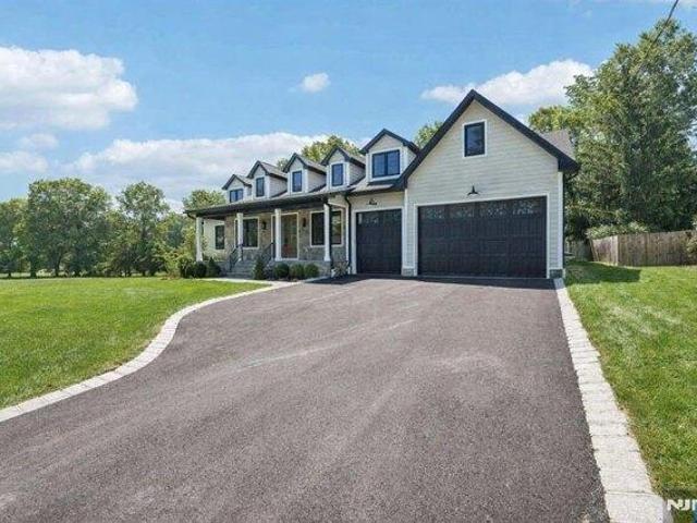 House for sale in Passaic, New Jersey