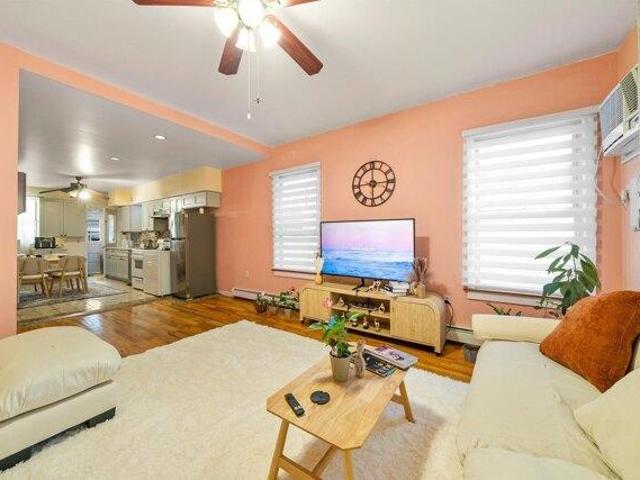 House for sale in Hudson, New Jersey