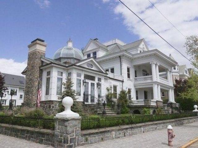 House for sale in Hudson, New Jersey