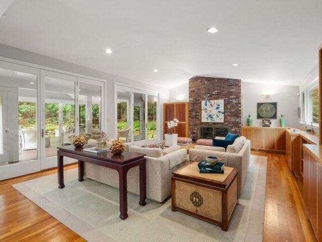 House for sale in Weston, Middlesex County