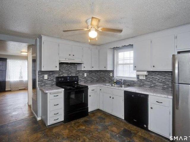 House for sale in Windsor Locks, Connecticut