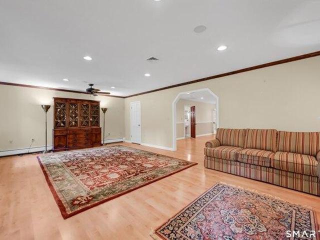 House for sale in Woodbury, Connecticut