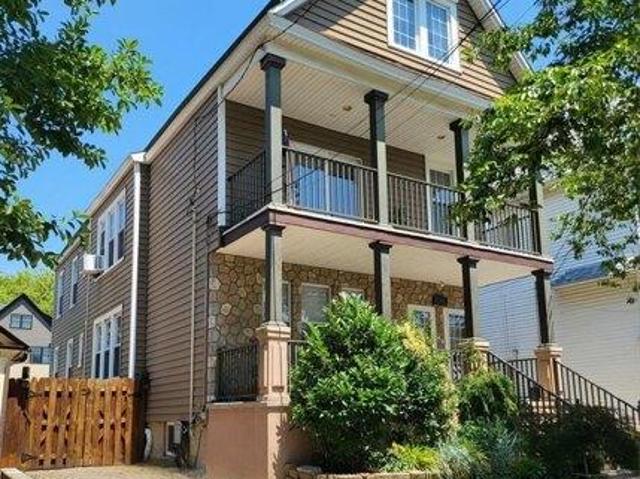 House for sale in Hudson, New Jersey