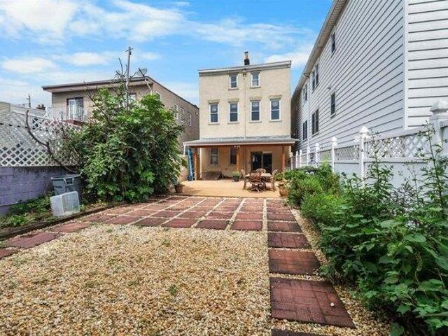 House for sale in Hudson, New Jersey