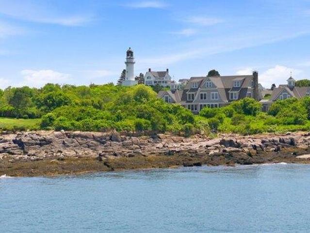 House for sale in Cape Elizabeth, Maine
