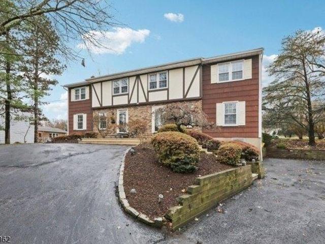 House for sale in Cedar Grove, New Jersey