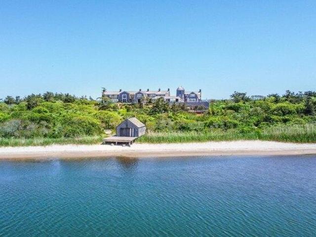 House for sale in Wainscott, New York