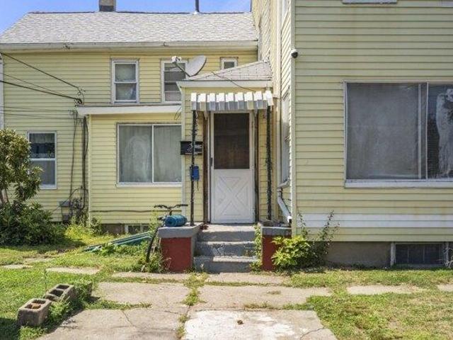 House for sale in Framingham, Middlesex County