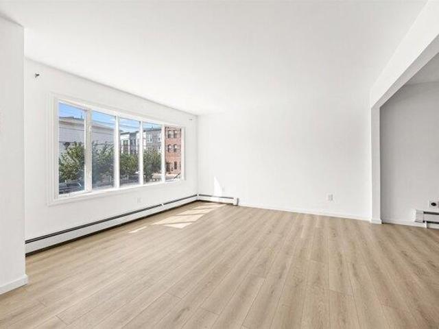House for sale in Hudson, New Jersey