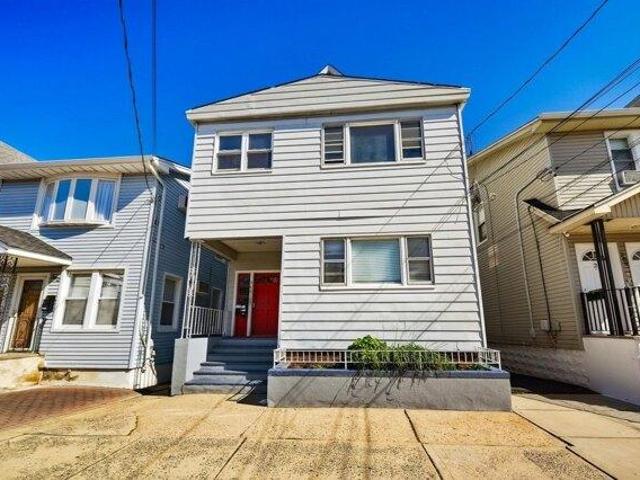 House for sale in Hudson, New Jersey