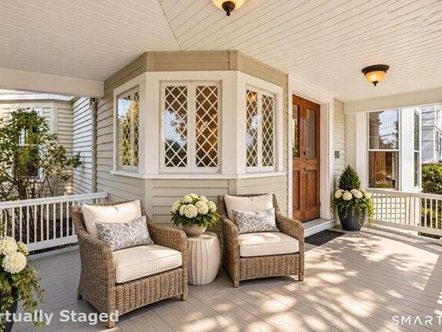 House for sale in Litchfield Historic District, Litchfield