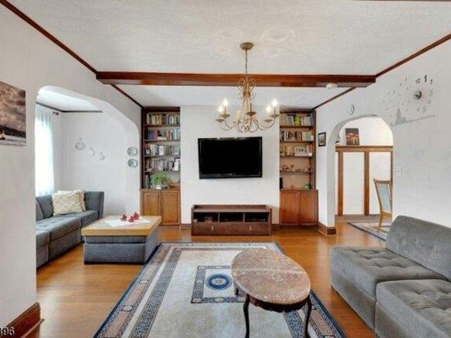 House for sale in Lyndhurst, New Jersey