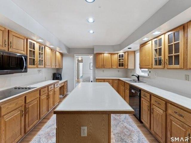 House for sale in Oakdale, Montville