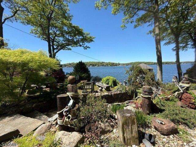 House for sale in Landing, New Jersey