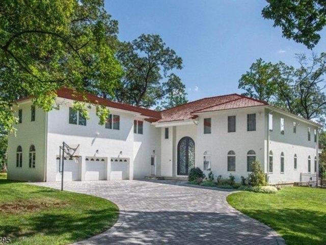 House for sale in Mountain Lakes, New Jersey
