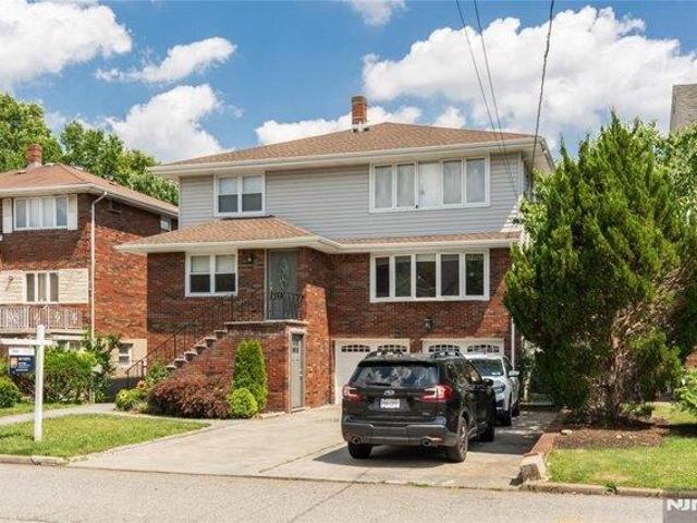 House for sale in Palisades Park, New Jersey