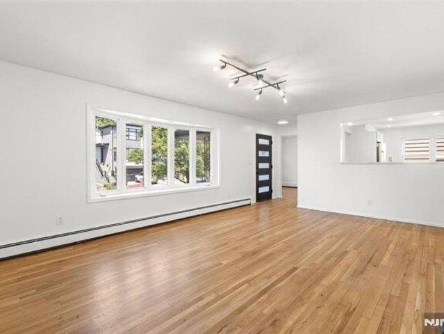 House for sale in Palisades Park, New Jersey