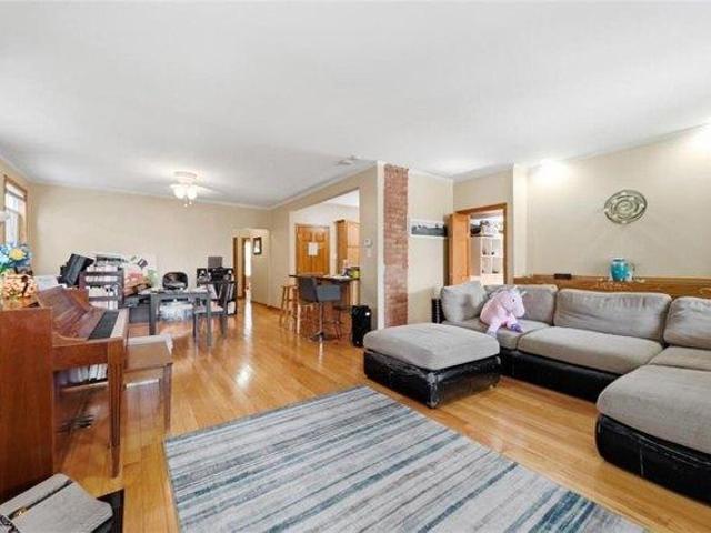 House for sale in Pittsburg, Pennsylvania