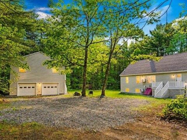House for sale in Raymond, Maine