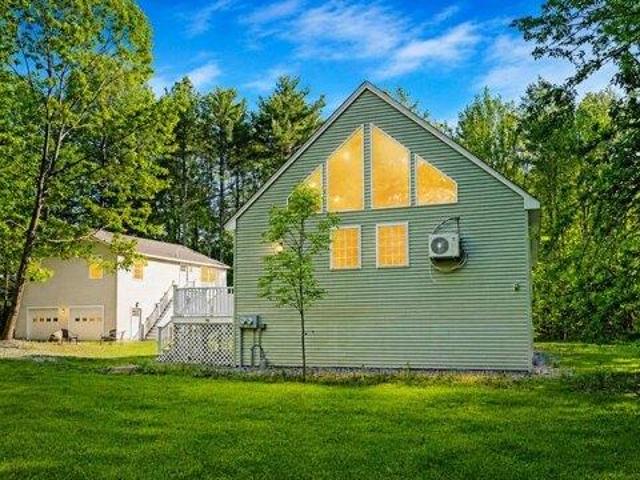 House for sale in Raymond, Maine