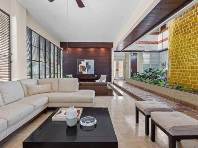 House for sale in San Juan