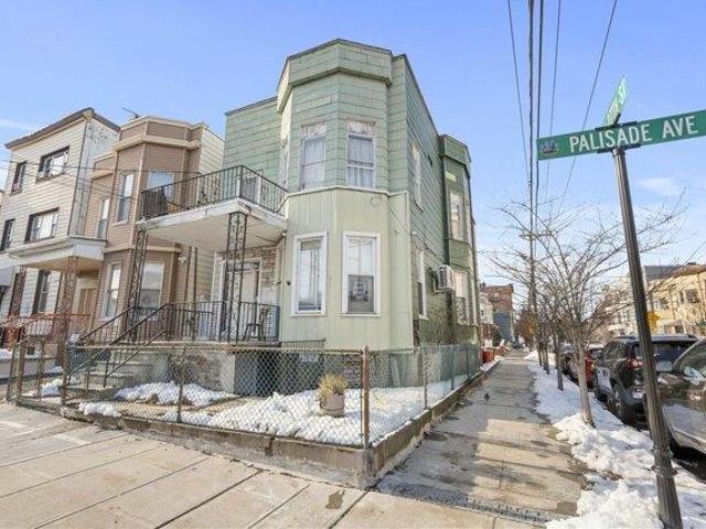 House for sale in Hudson, New Jersey
