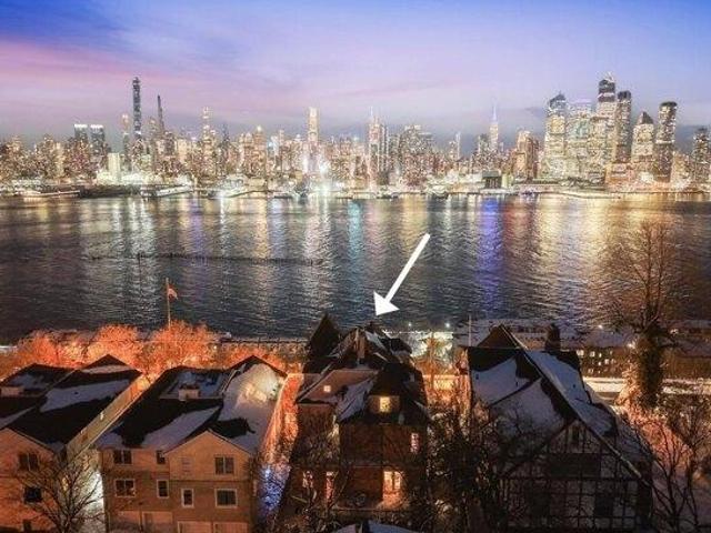 House for sale in Hudson, New Jersey
