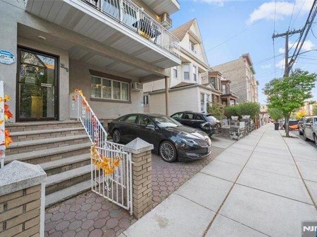 House for sale in Hudson, New Jersey
