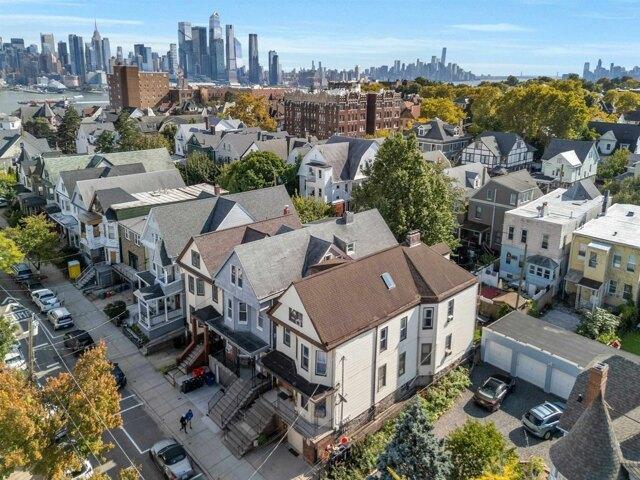 House for sale in Weehawken, Hudson County