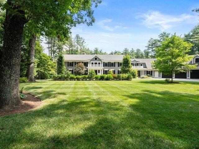House for sale in Weston, Middlesex County
