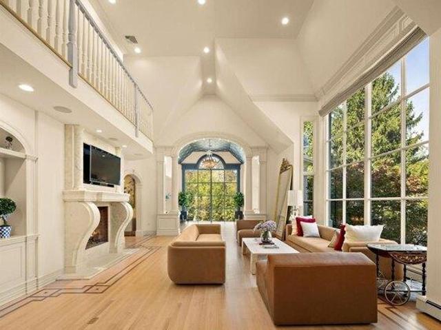 House for sale in Woodcliff Lake, New Jersey