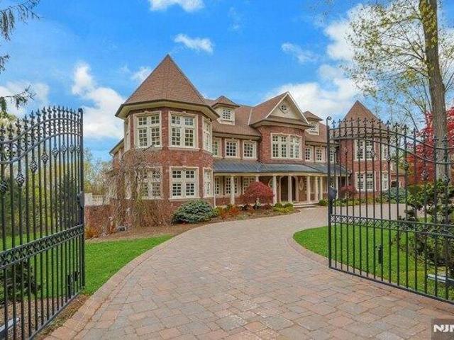 House for sale in Alpine, New Jersey