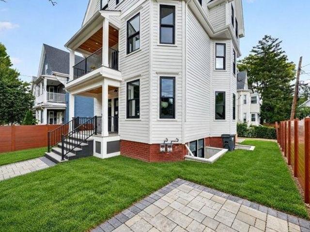 House for sale in Avon Hill, Cambridge