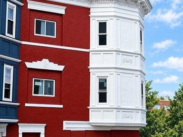 House for sale in Bellingham Square, Chelsea