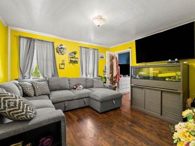 House for sale in Dracut, Massachusetts