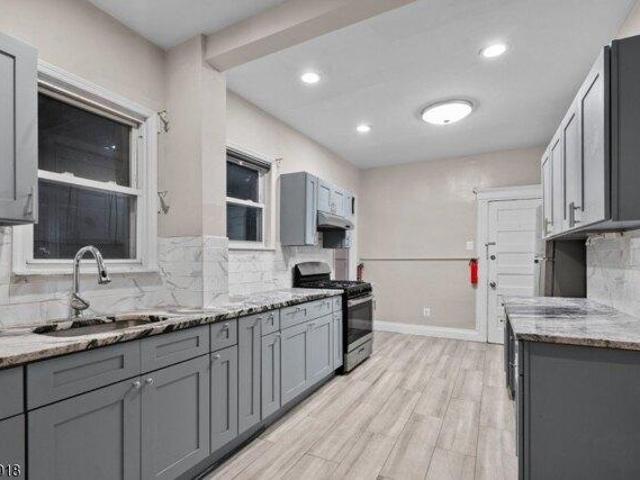 House for sale in East Orange, Essex County