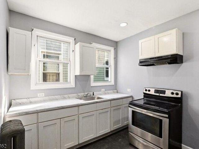 House for sale in East Orange, Essex County