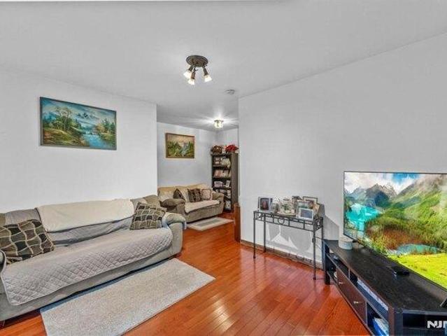 House for sale in Crane Square, Elizabeth