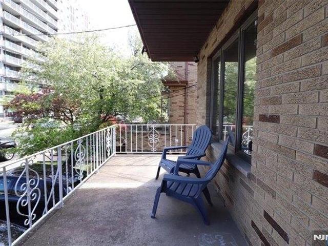 House for sale in Fort Lee, New Jersey