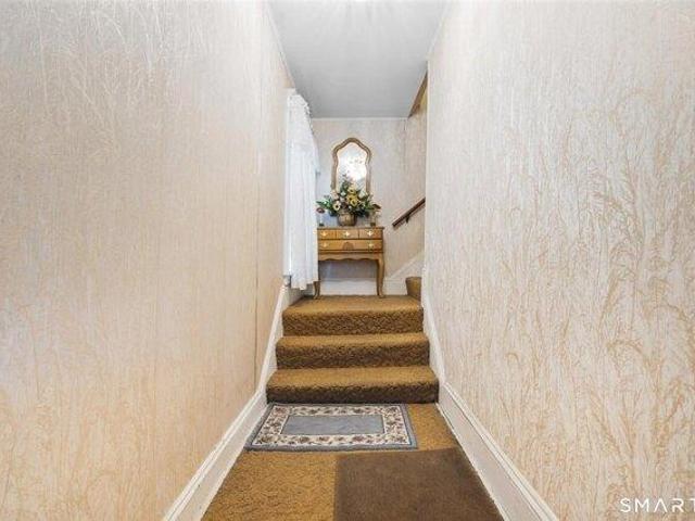 House for sale in Upper Albany, Hartford