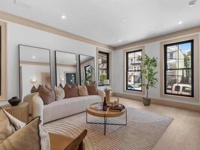 House for sale in Hudson, New Jersey