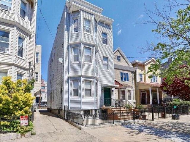 House for sale in Hudson, New Jersey