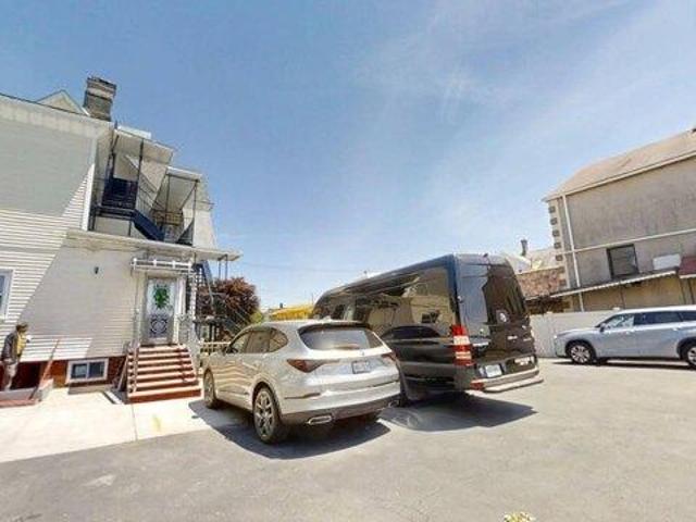 House for sale in Mount Vernon, New York
