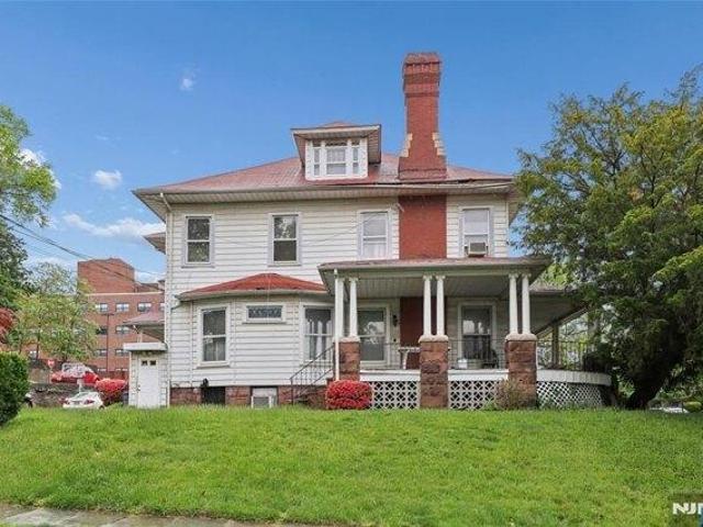 House for sale in Passaic, New Jersey
