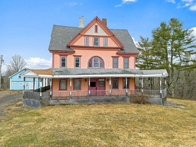 House for sale in Maine