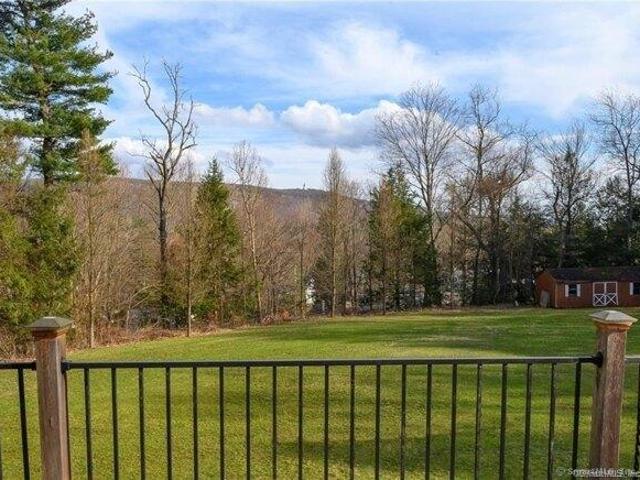 House for sale in Simsbury, Connecticut